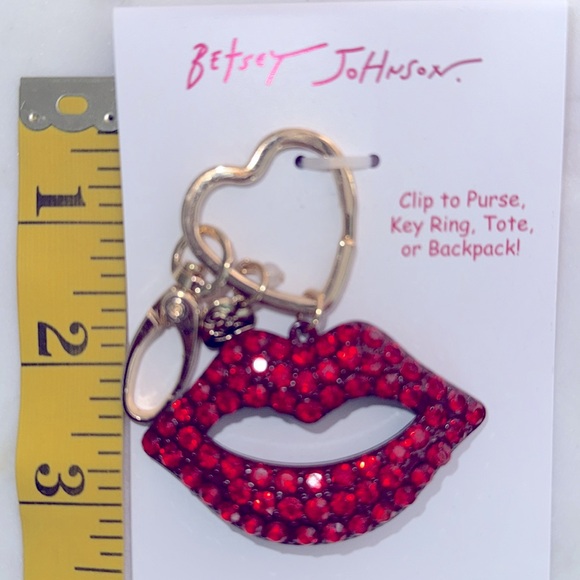 New Betsey Johnson Red Crystal Lips Charm Keychain with Heart Clasp, Gold-Tone - Picture 8 of 9
